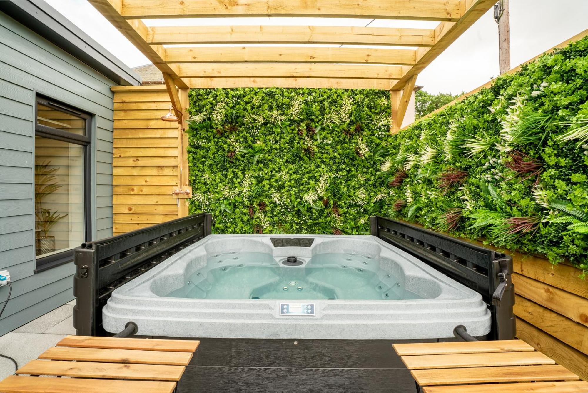 Cottage With Hot Tub Near Knockhill Saline Bagian luar foto